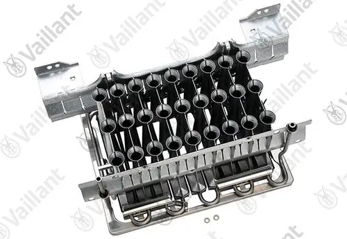 Vaillant Kammergruppe mit mehreren Röhren in einer Metallstruktur, geeignet für Heizungs- oder Thermosysteme, sichtbar mit Anschluss- und Montageelementen.